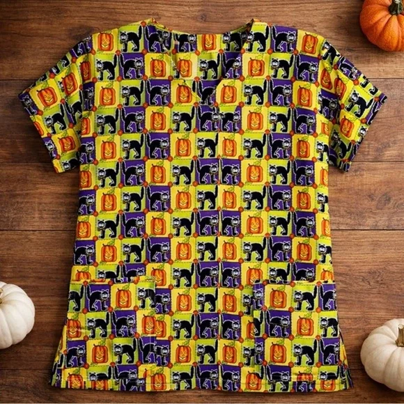 Handmade Women's Halloween Scrub Top Black Cats & Pumpkins Size Small - Picture 4 of 4